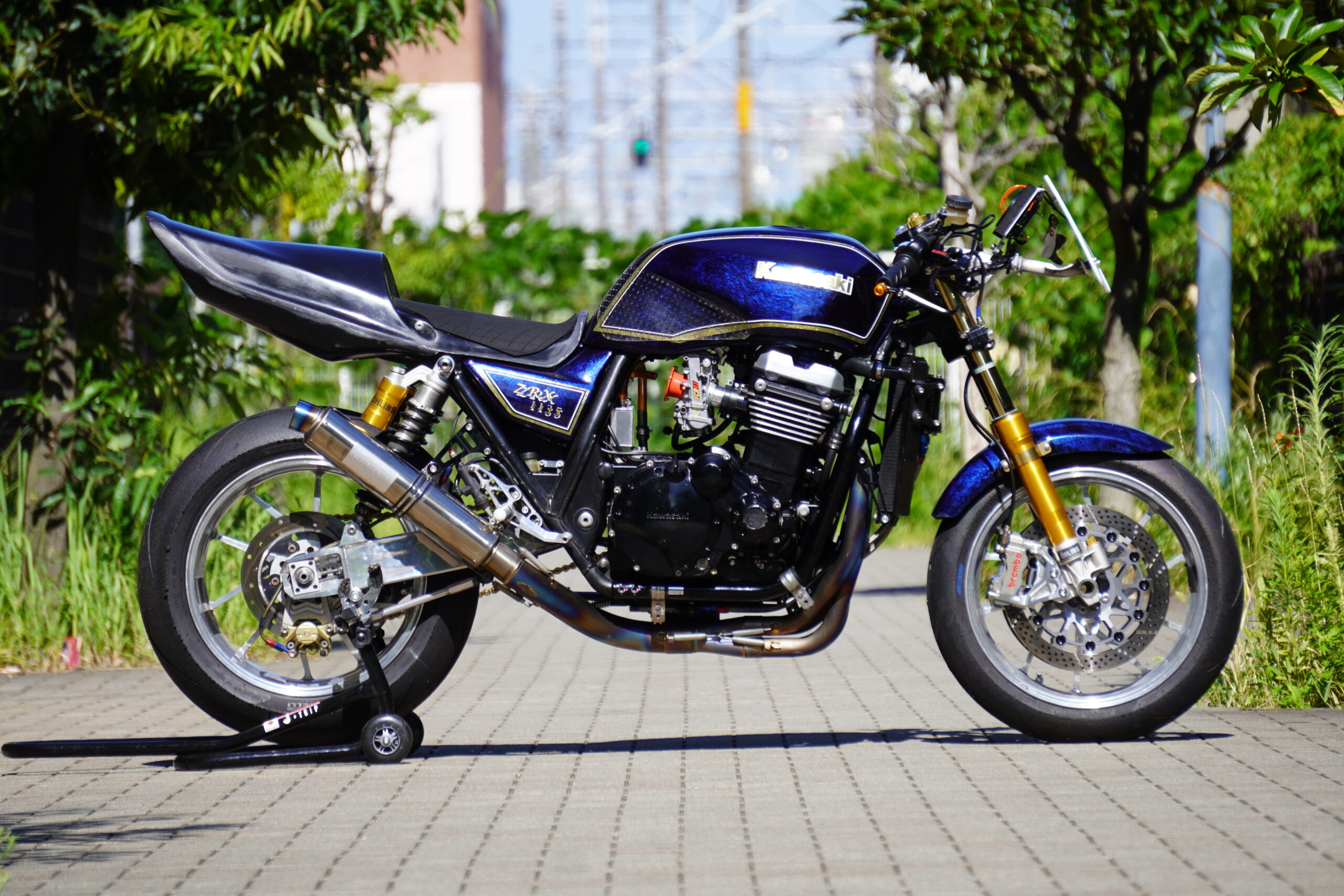 ZRX1100 レーサー　1200DAEGチューニングエンジン